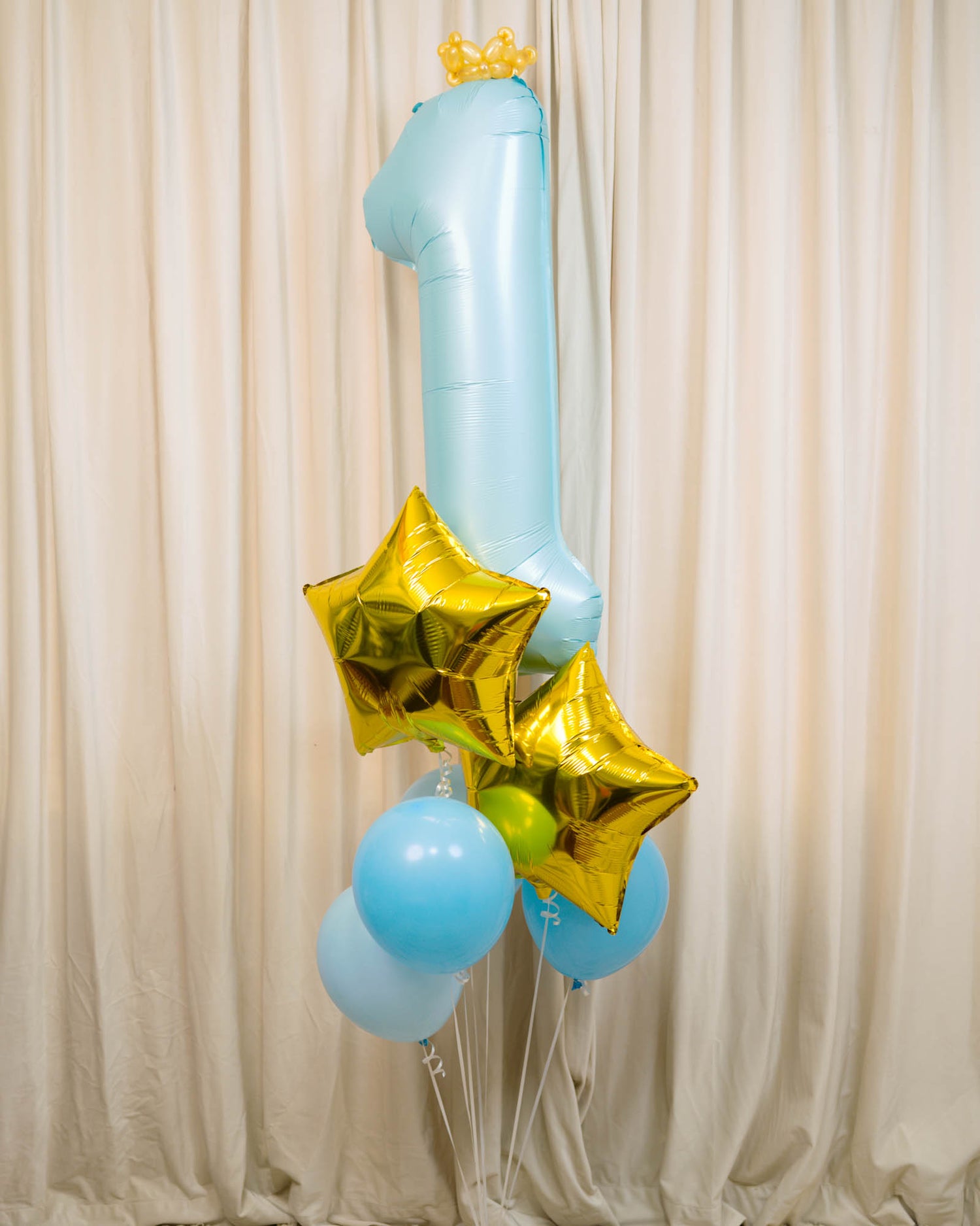 SKU-101018 Bunch of 4 Helium Balloons + Number Bouquet Set