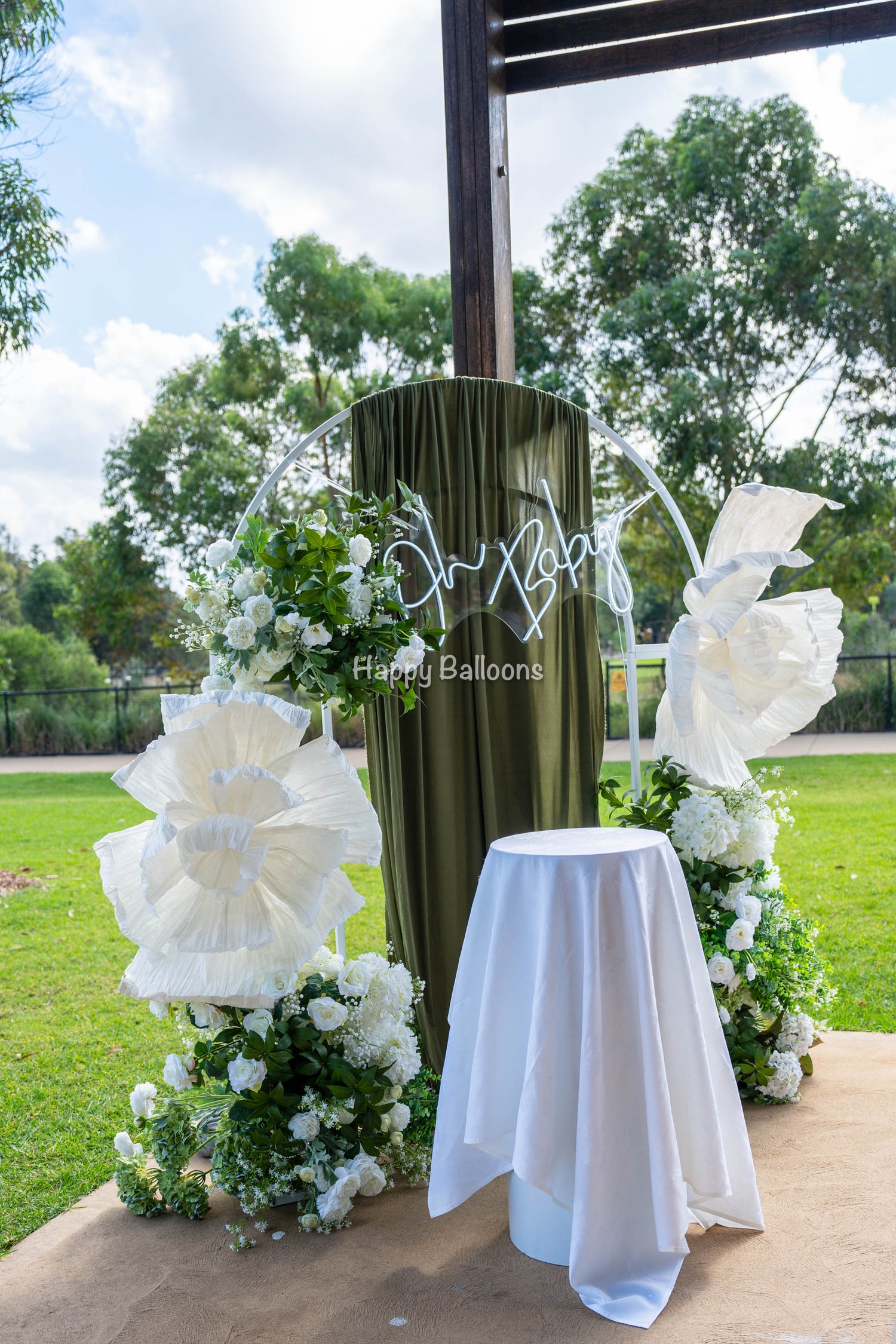 SKU-402007 Flowers decorations setup for Party or Wedding