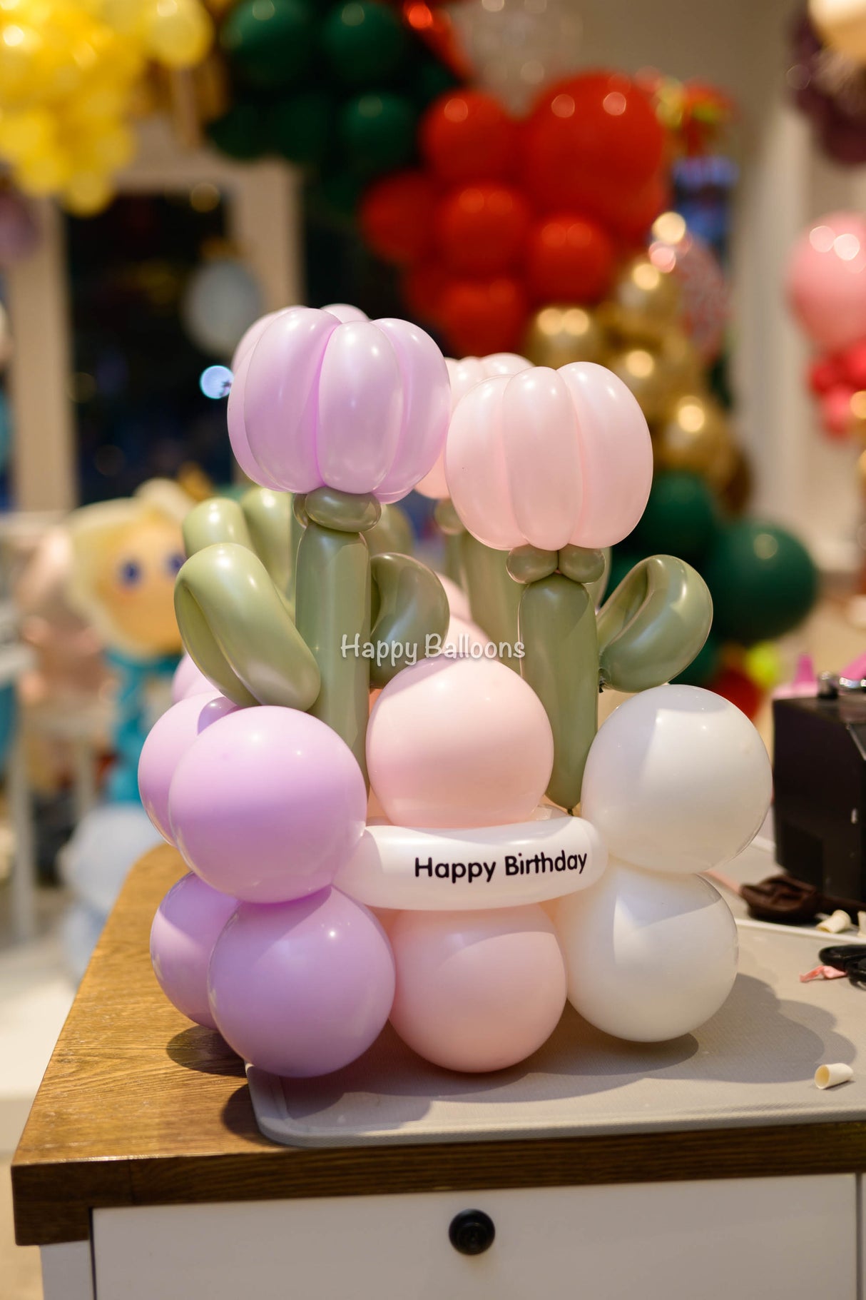 SKU-204009 Twisted Balloon Tulip Centrepiece (with Base)