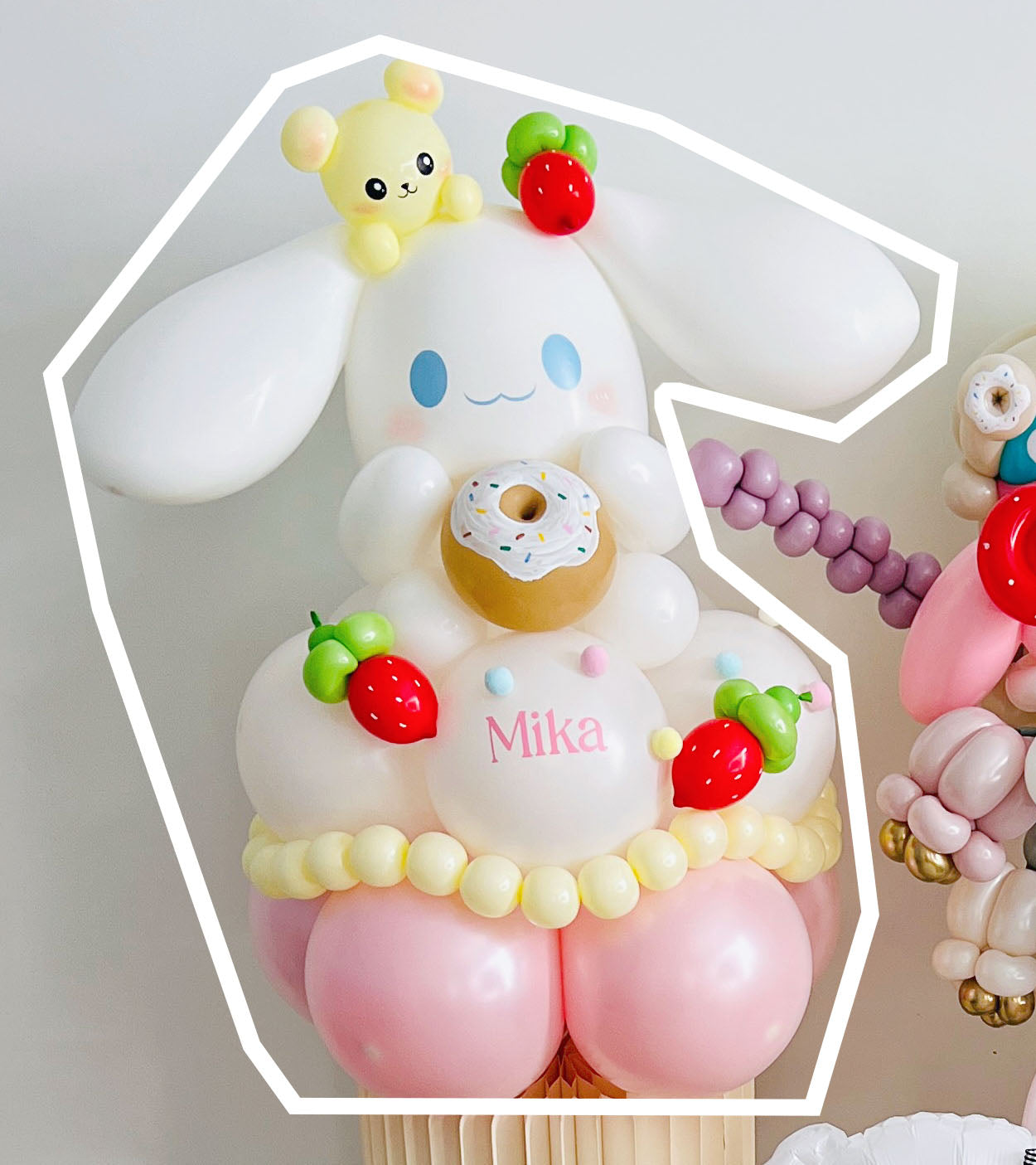 SKU-201001 Cinnamoroll twisted Balloon Figurine