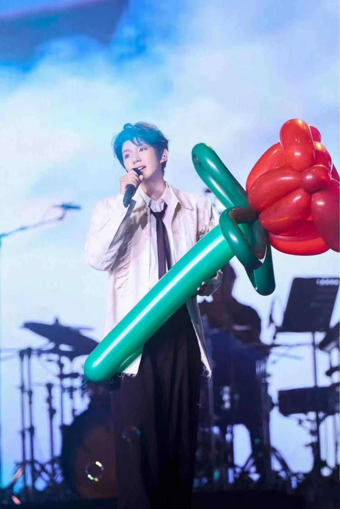 SKU-102049 Giant Balloon Rose | Valentine's Day Flower