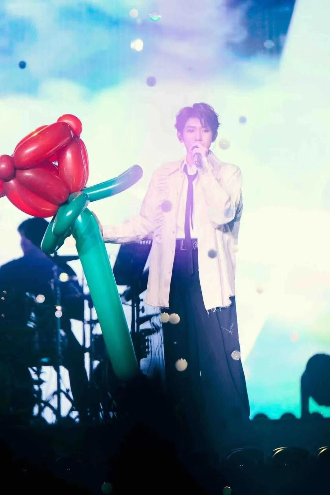 SKU-102049 Giant Balloon Rose | Valentine's Day Flower