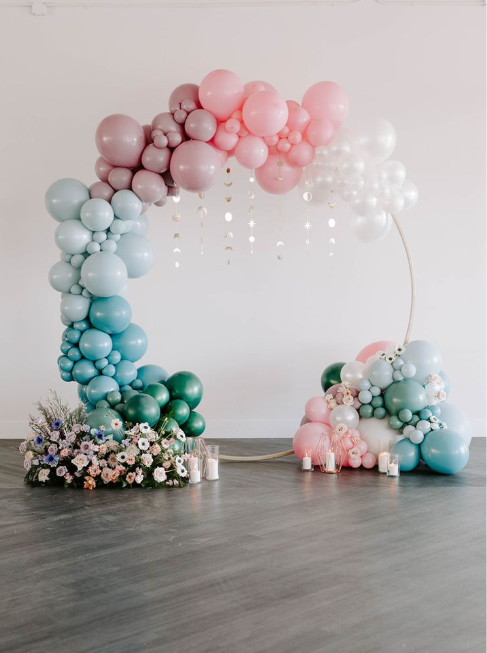 SKU-401019 Balloons Garland and Flowers Decoration