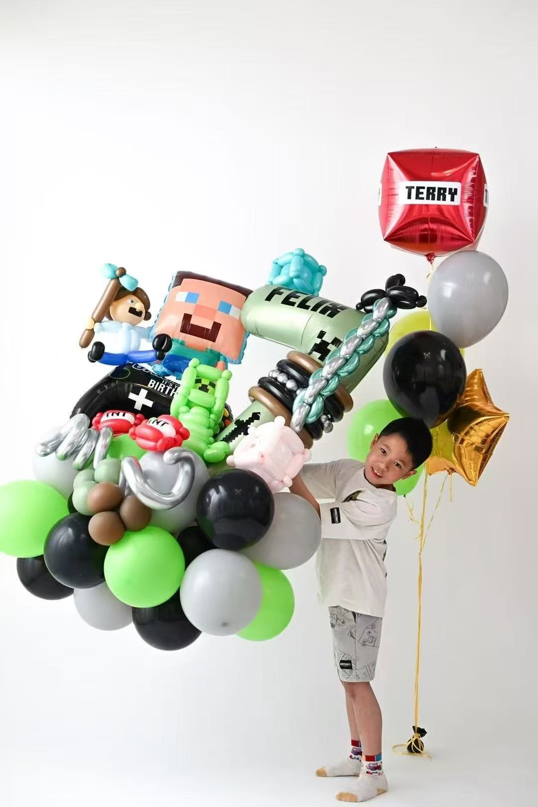 SKU-301042 Minecraft Number Balloon Set + Helium balloons Combo