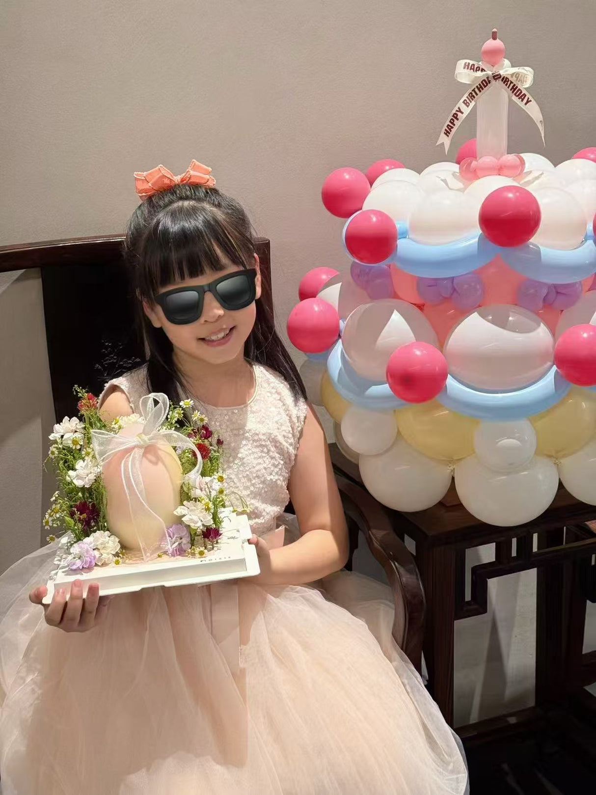 SKU-102050 Twisted Balloon Flowers Bouquet + Balloon Cake