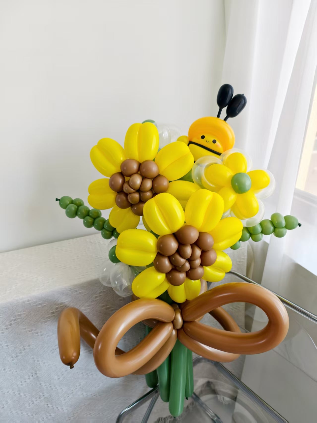 SKU-102051 Twisted Balloon Bouquet Sunflowers and bee