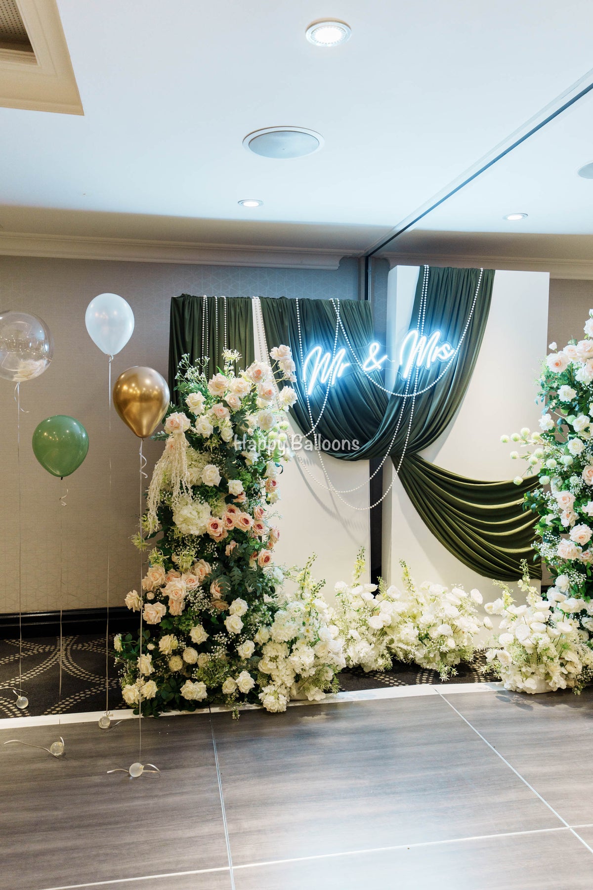 Wedding flower and balloon backdrop close-up